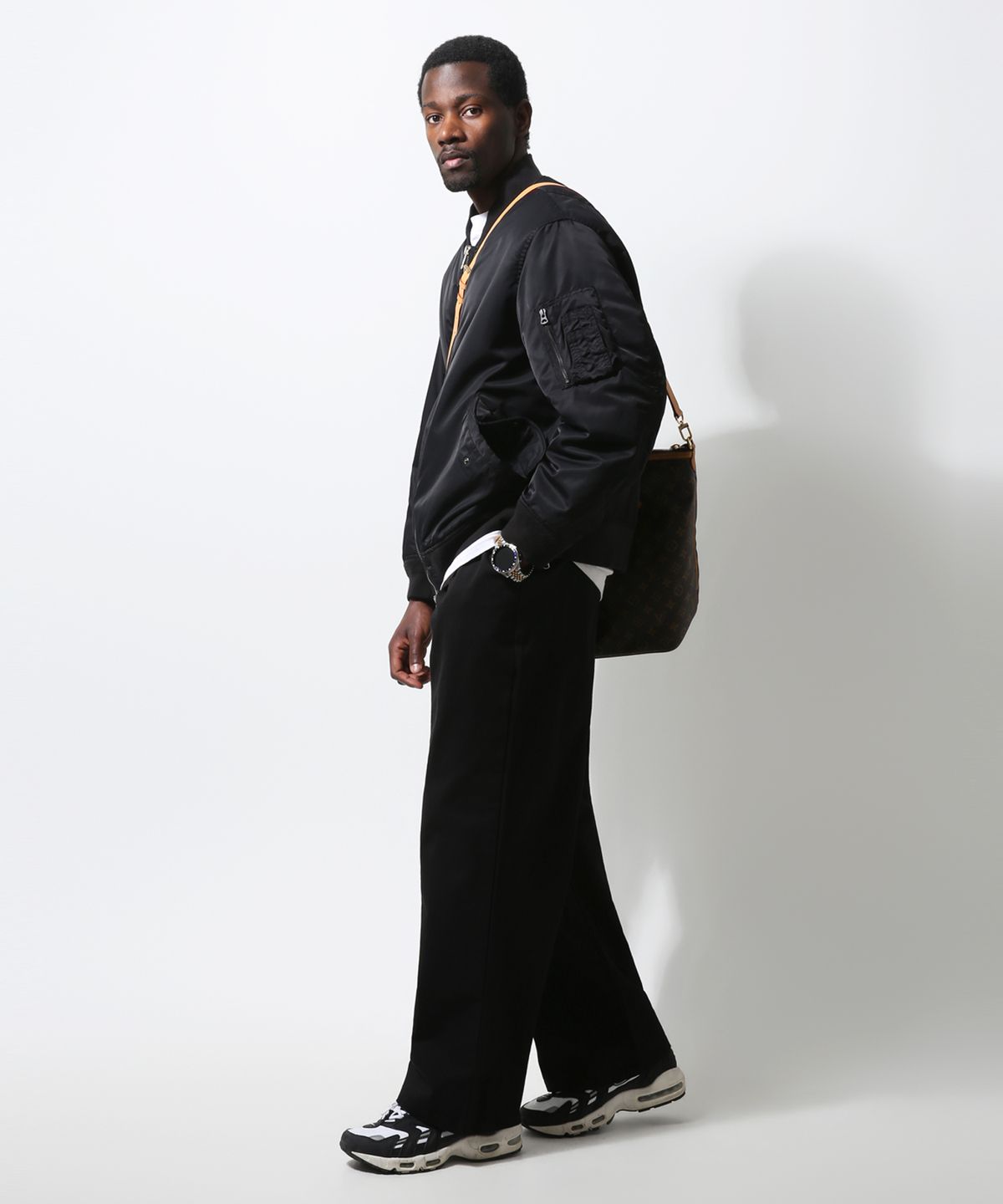 스트라이크(STRIKE) Washed Cotton Relaxed Pants (BLACK)