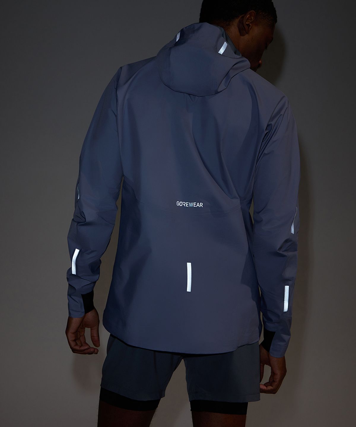 고어웨어(GOREWEAR) Gore-TEX 고어텍스 컨커브 자켓 - 아머씨스트 그레이 (남성용)