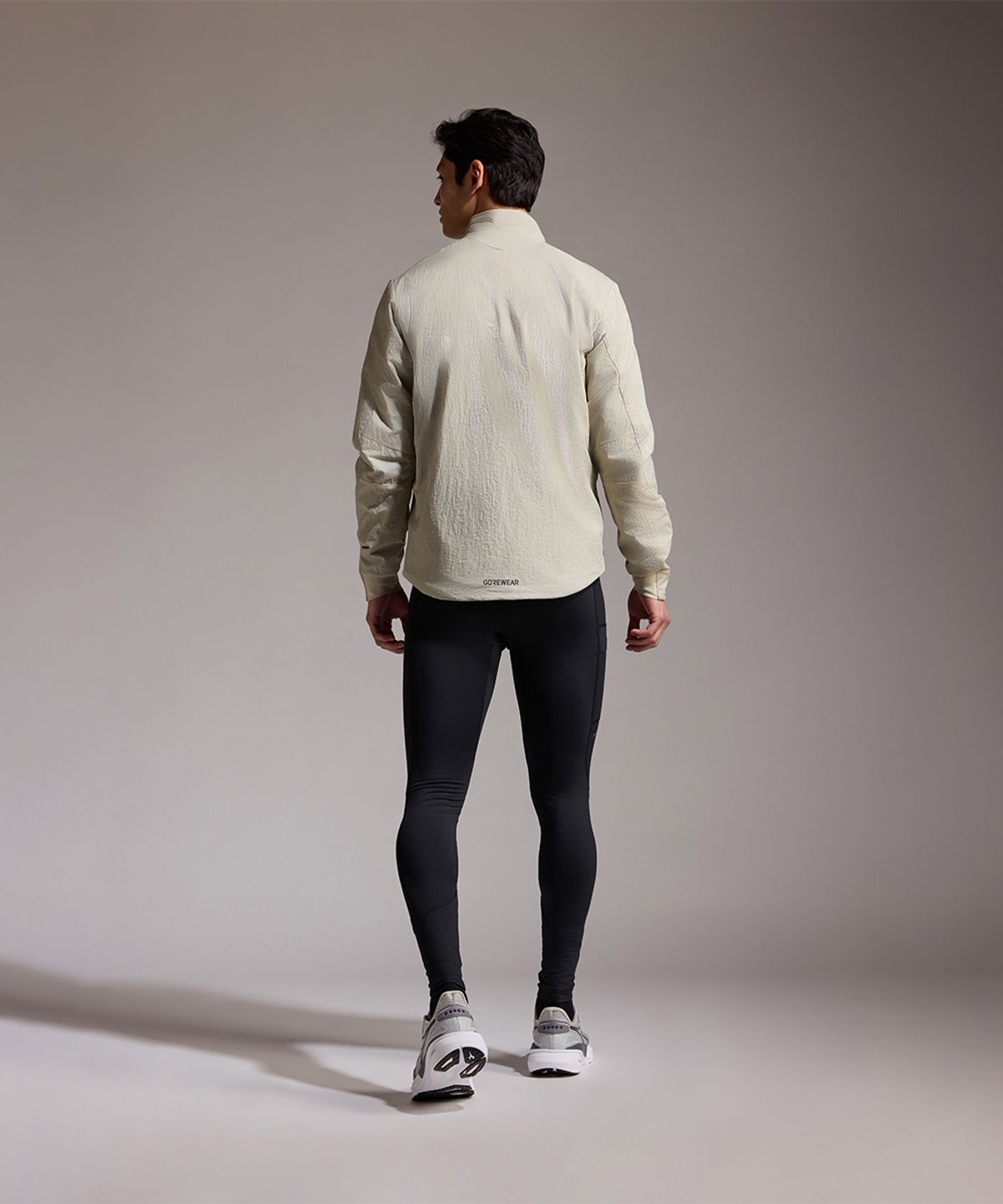고어웨어(GOREWEAR) 컨커브 윈드스토퍼 ePE 인슐레이티드 자켓 - 테크 베이지 (남성용) 방풍 보온 아우터