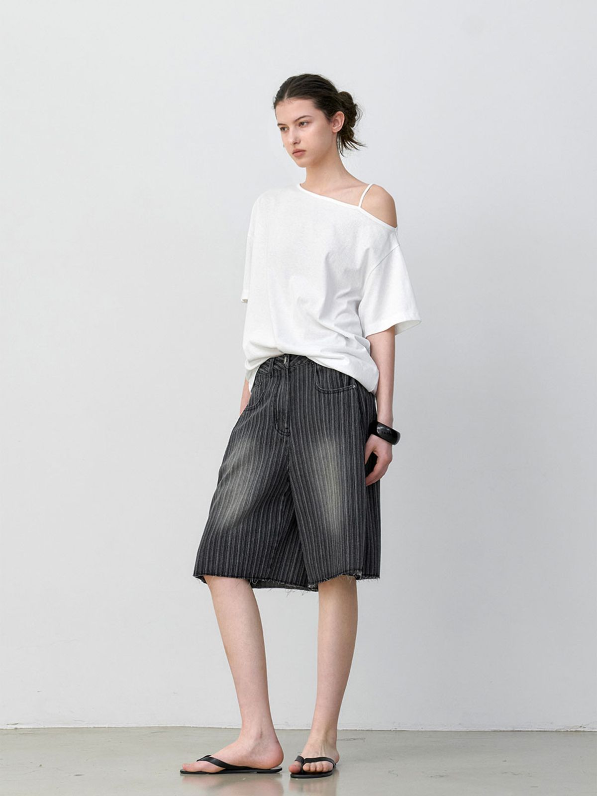 아틀리에 나인(ATELIER NAIN) STRIPE TUCK BERMUDA DENIM PANTS (PT-5765)