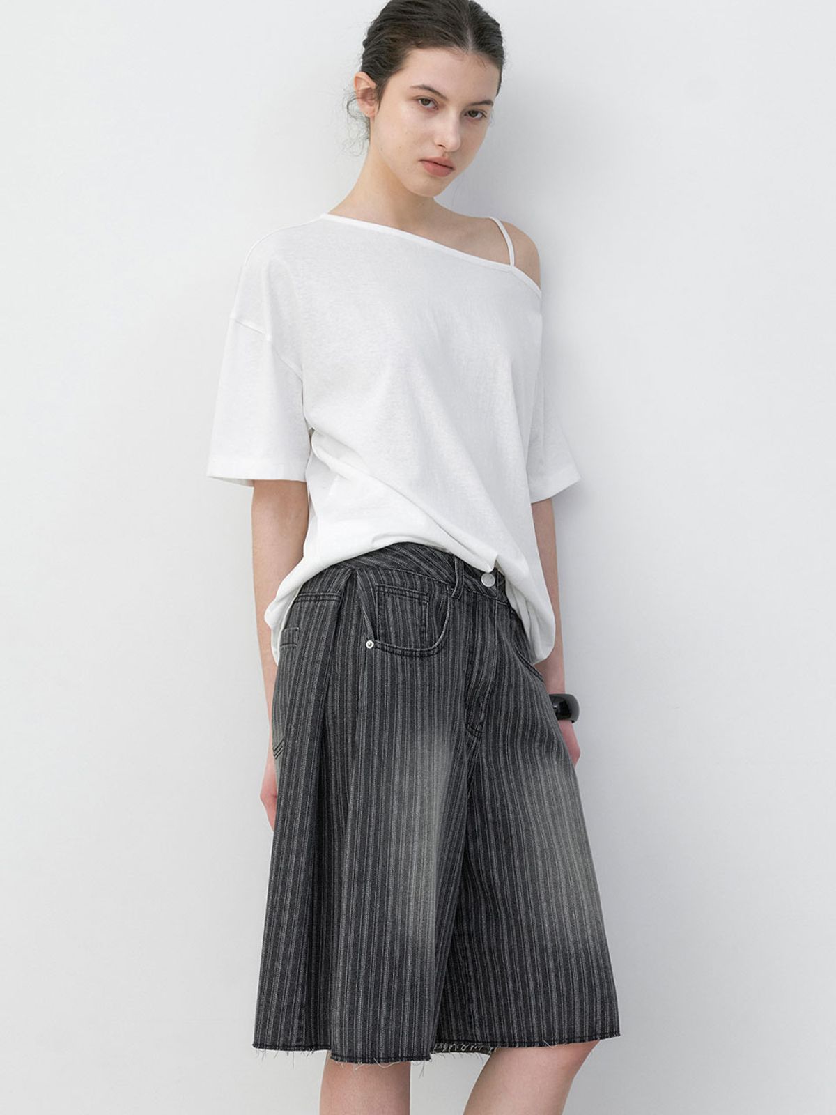 아틀리에 나인(ATELIER NAIN) STRIPE TUCK BERMUDA DENIM PANTS (PT-5765)