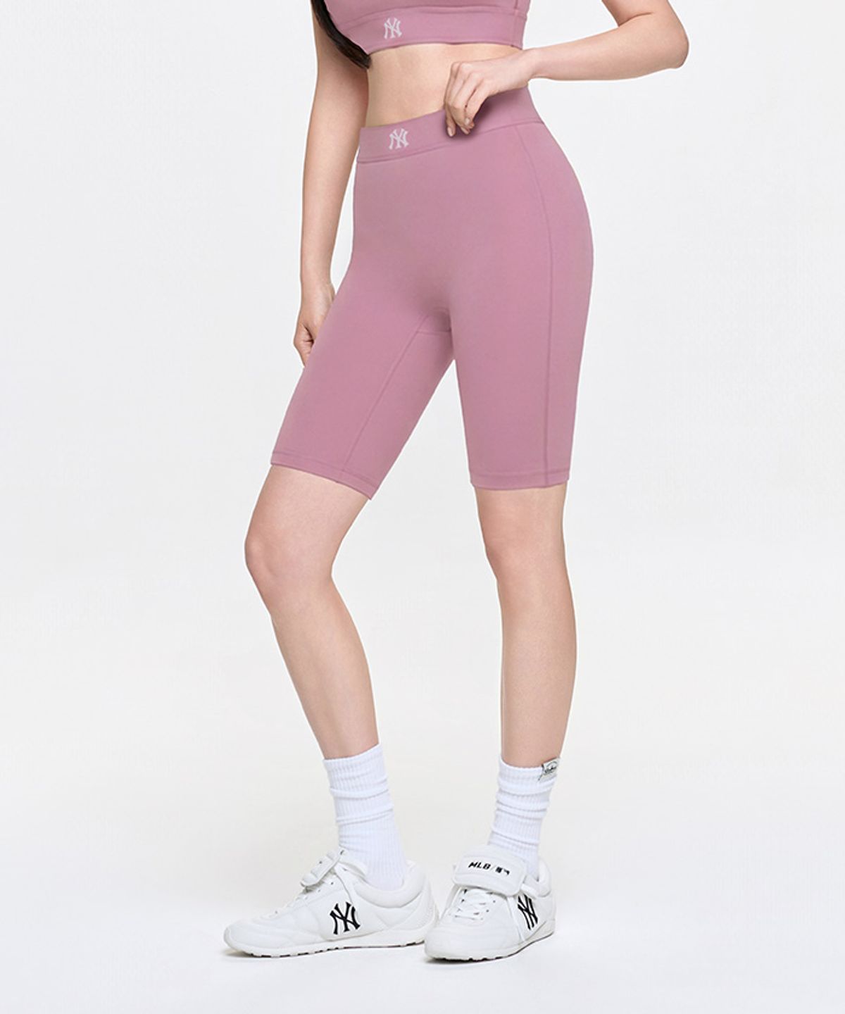 엠엘비(MLB) 여성 베이직 밴드 로고포인트 바이크쇼츠 NY (Pink)