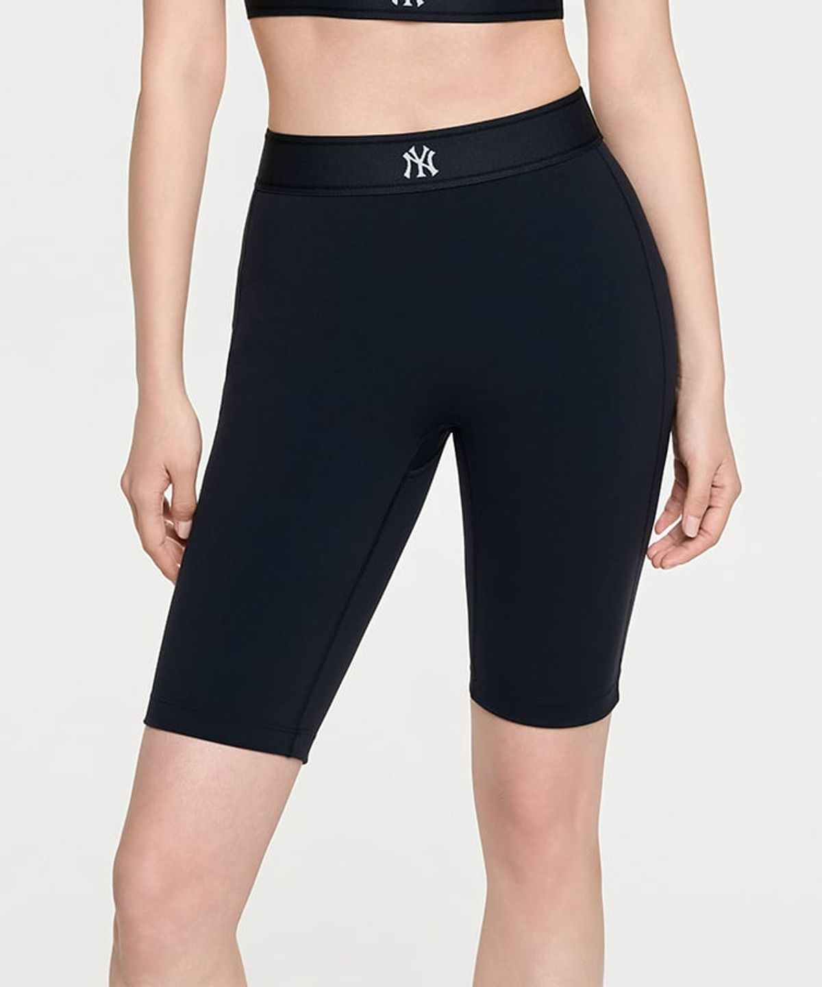 엠엘비(MLB) 여성 베이직 밴드 로고포인트 바이크쇼츠 NY (Black)