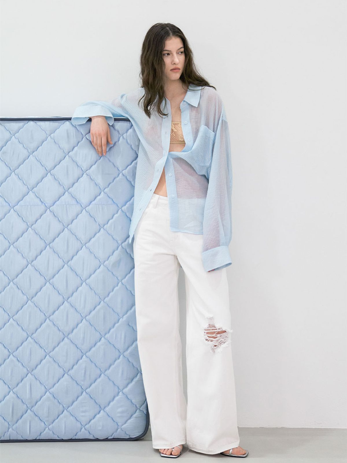 아틀리에 나인(ATELIER NAIN) SHEER STRIPE OVERSIZED SHIRT (BL-4412)