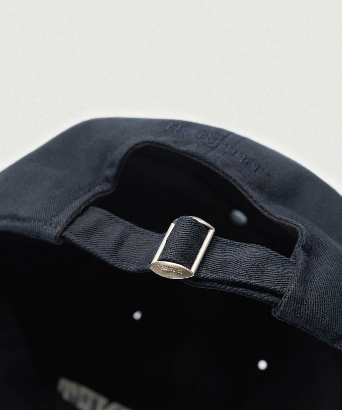 더바넷(THEBARNNET) Capital Logo Ball Cap_Navy