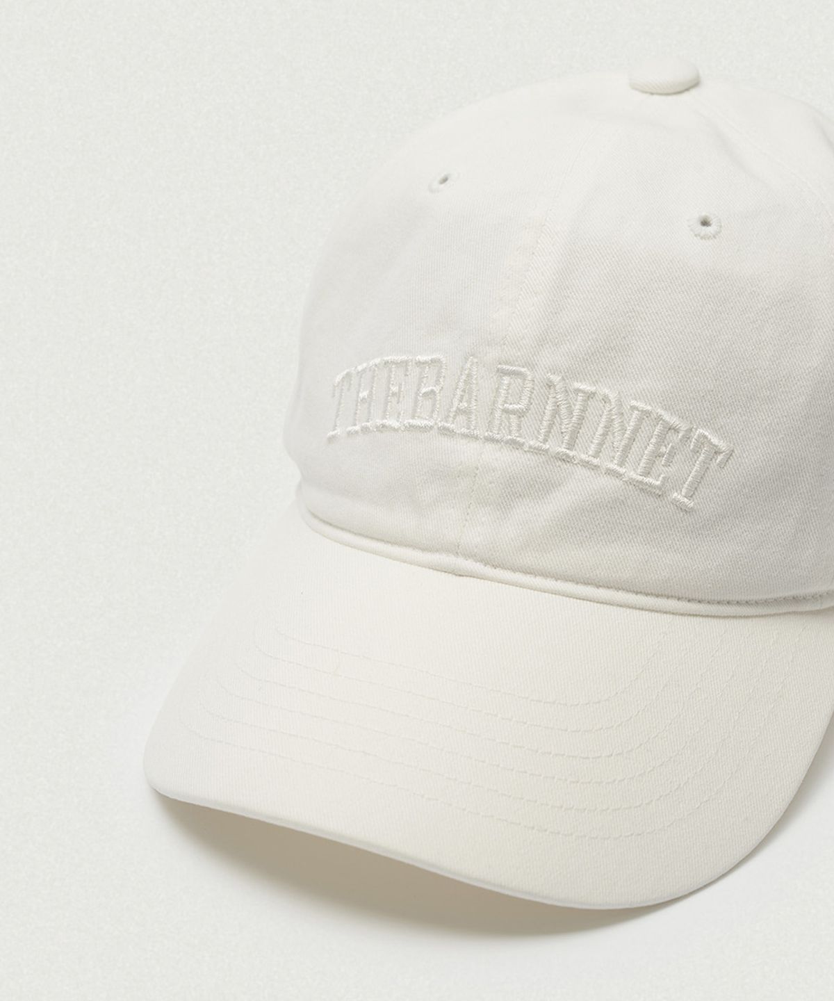 더바넷(THEBARNNET) Capital Logo Ball Cap_White