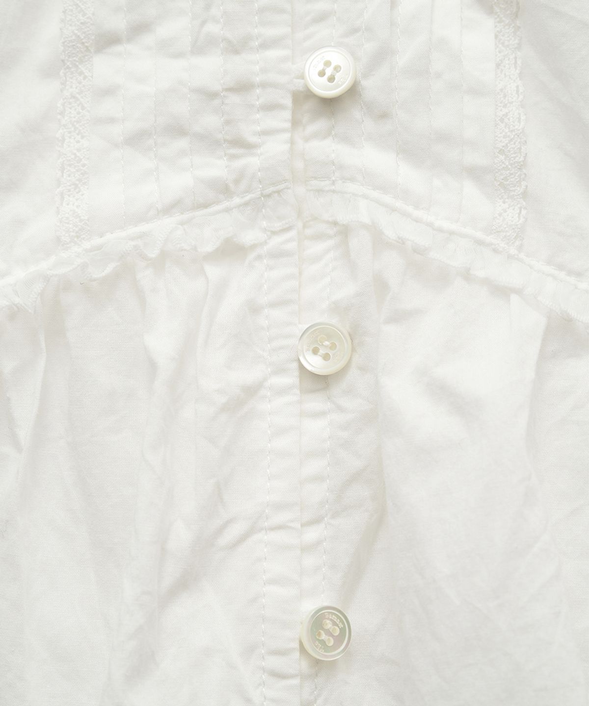 더바넷(THEBARNNET) Renelle Lace Tie Blouse