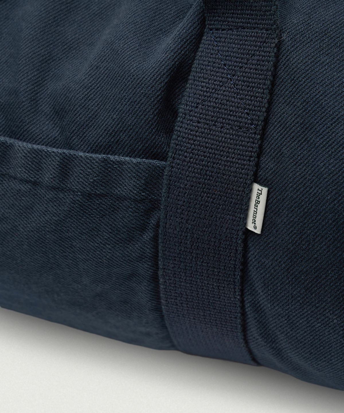 더바넷(THEBARNNET) Pale Logo Duffle Bag Large_Navy