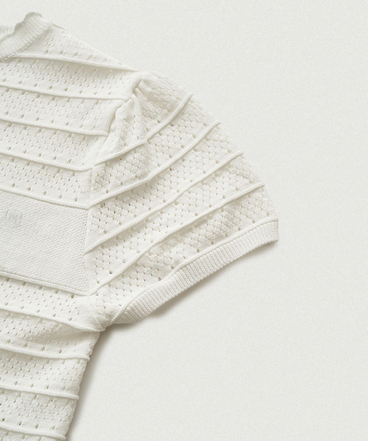 더바넷(THEBARNNET) Helen Logo Jacquard Knit Top_Ivory