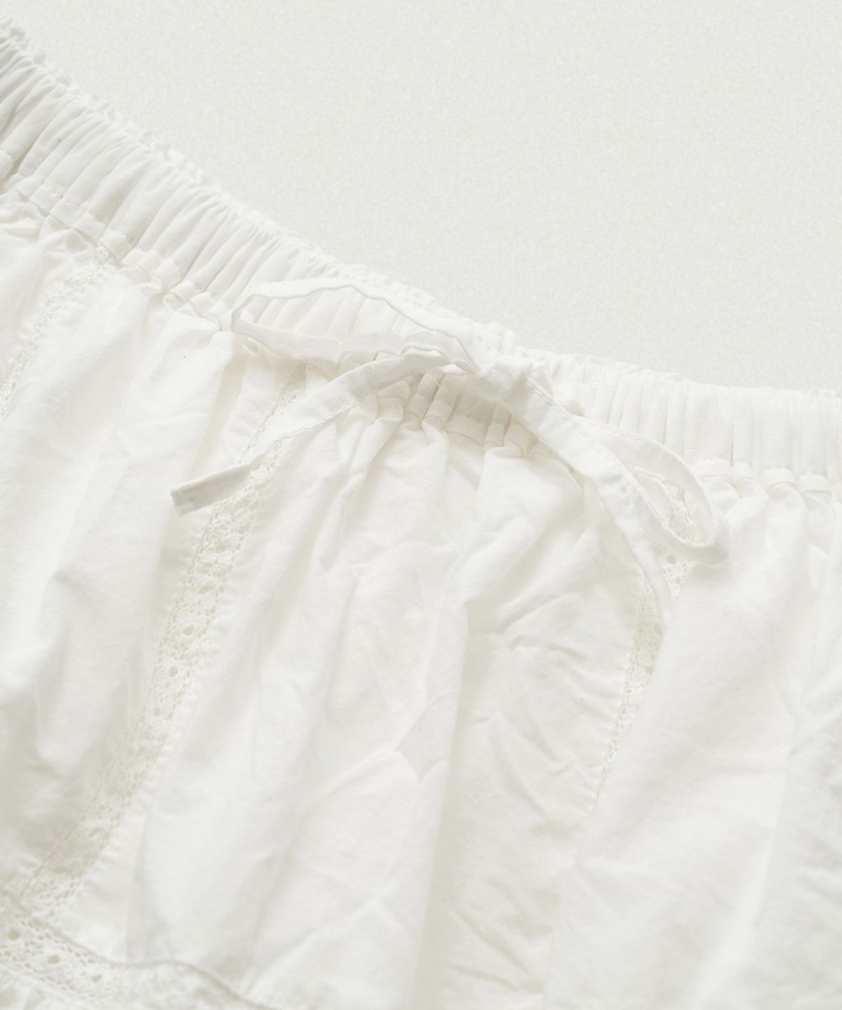 더바넷(THEBARNNET) Annette Scallop Shorts
