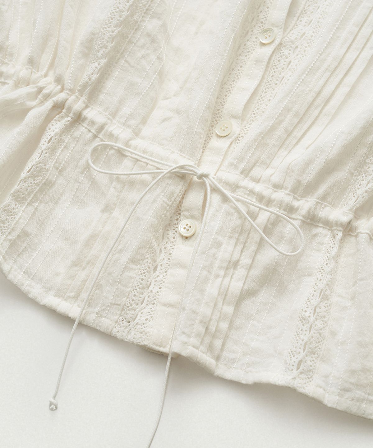 더바넷(THEBARNNET) Odélia Pintuck Blouse