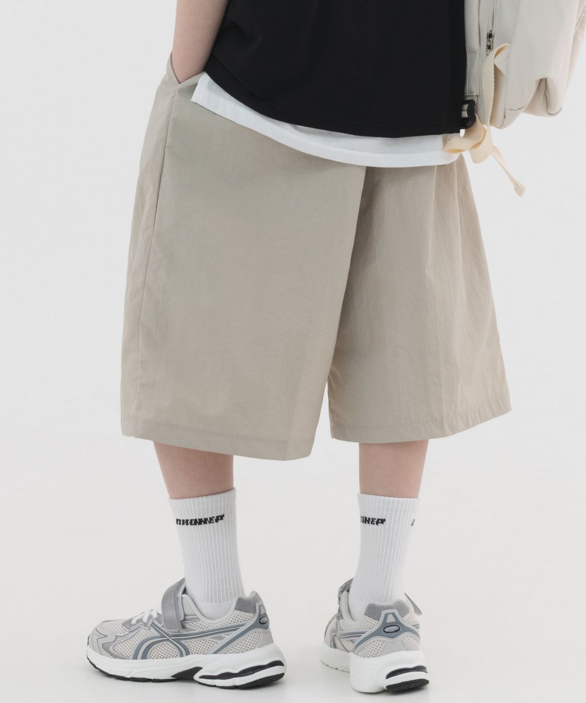 피아네르 키즈(PIANER KIDS) 나일론 투턱 와이드 하프팬츠 (연베이지)