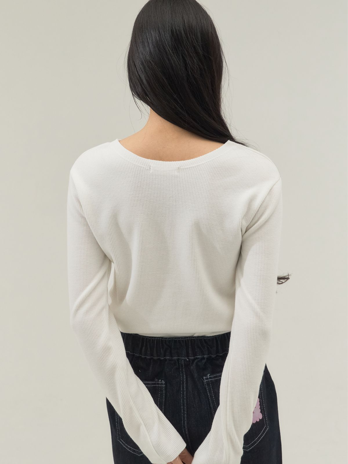 쏘리, 투 머치 러브(SORRY, TOO MUCH LOVE) Stretch Rib Jersey Button Placket Top_White