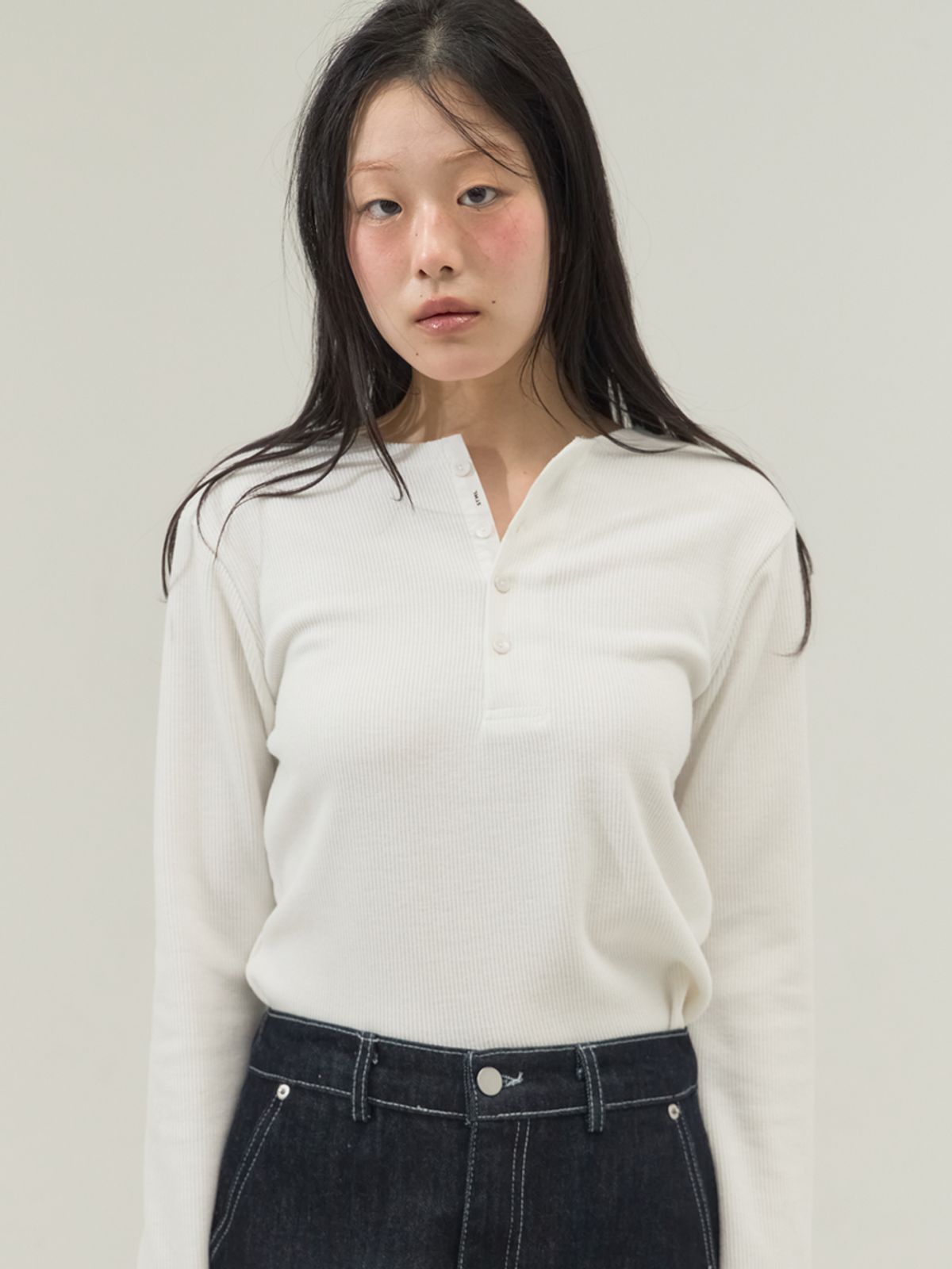 쏘리, 투 머치 러브(SORRY, TOO MUCH LOVE) Stretch Rib Jersey Button Placket Top_White
