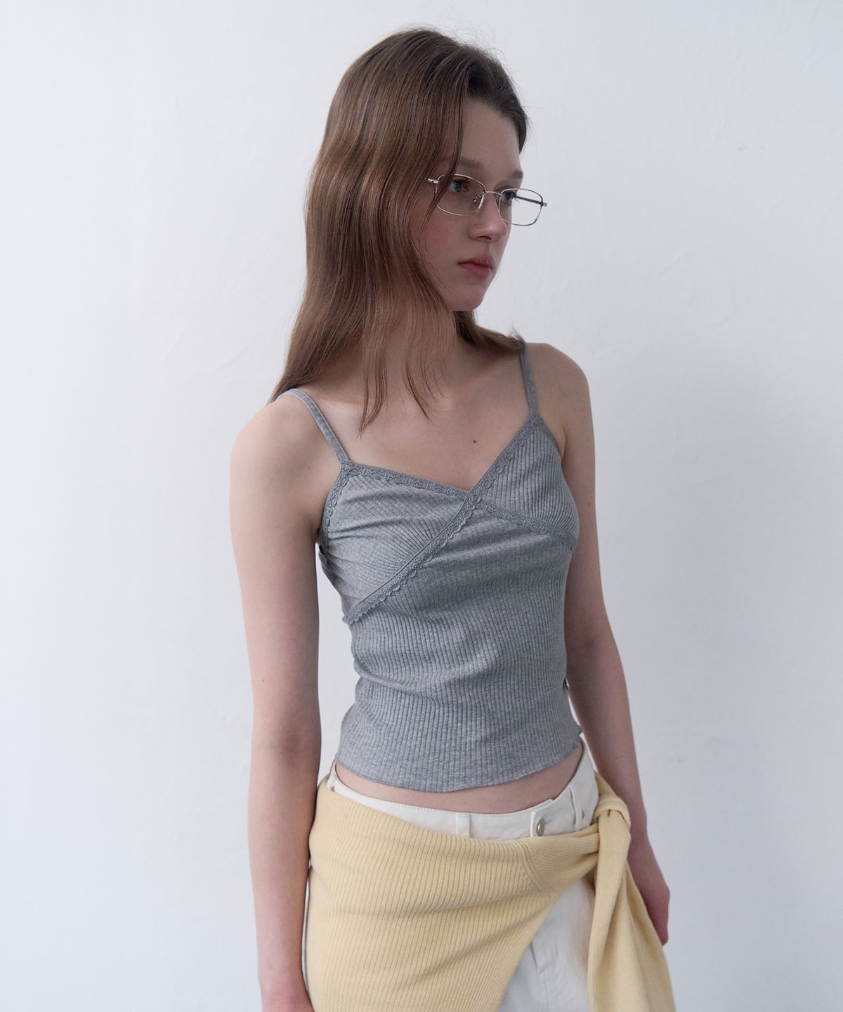 로라로라(ROLAROLA) LACE SLEEVELESS TOP M/GRAY