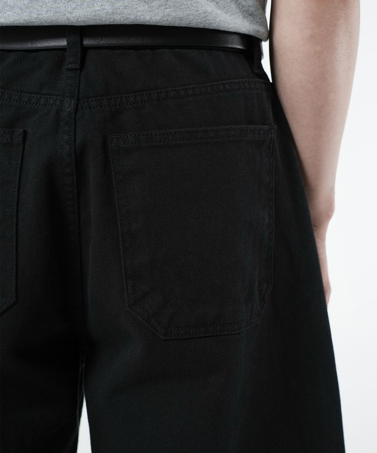 브랜디드(BRANDED) WIDE CURVED COTTON PANTS [BLACK]