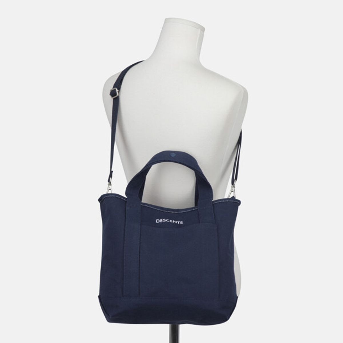 데상트(DESCENTE) 미디움 캔버스 토트백 네이비 SR223UBG40