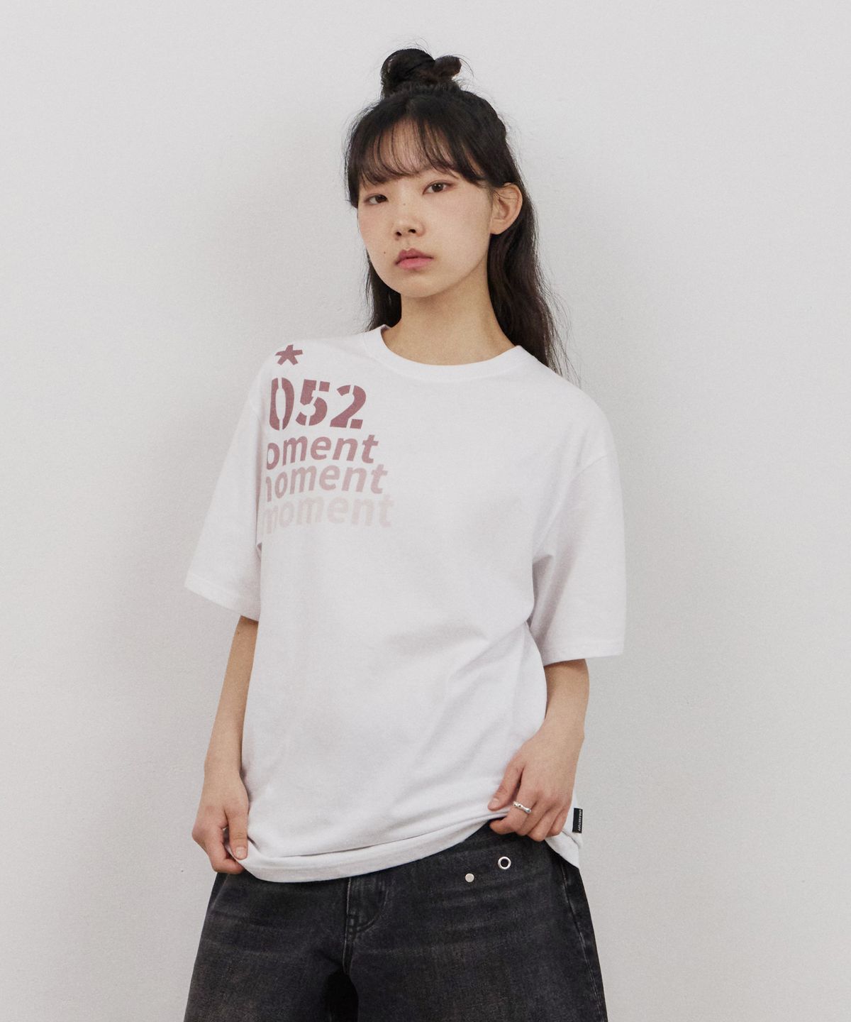 어반스터프(URBANSTOFF) 모먼트 그라데이션 티 (화이트)