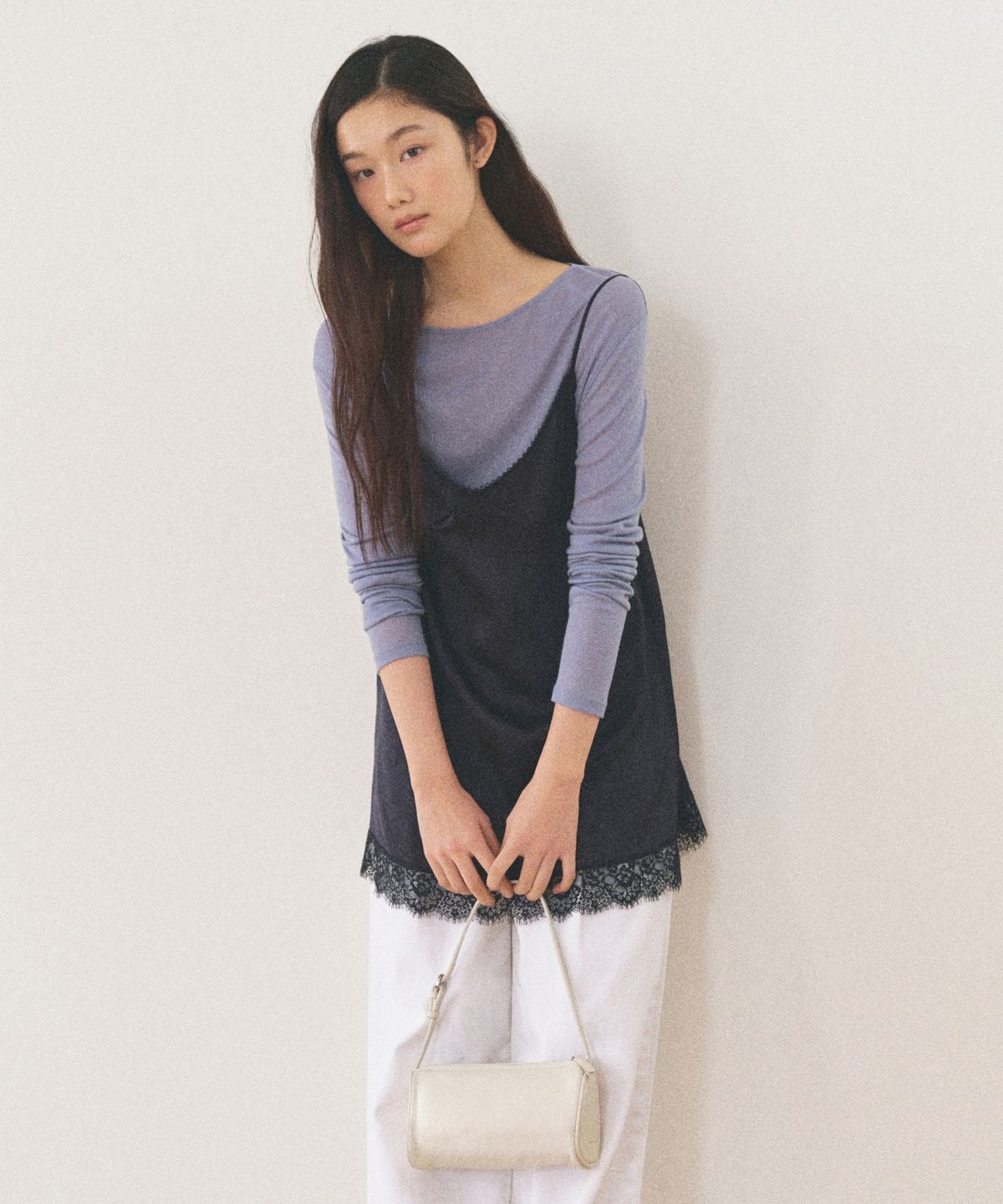 망고매니플리즈(MANGO MANY PLEASE) SHOWY LACE TOP_NAVY