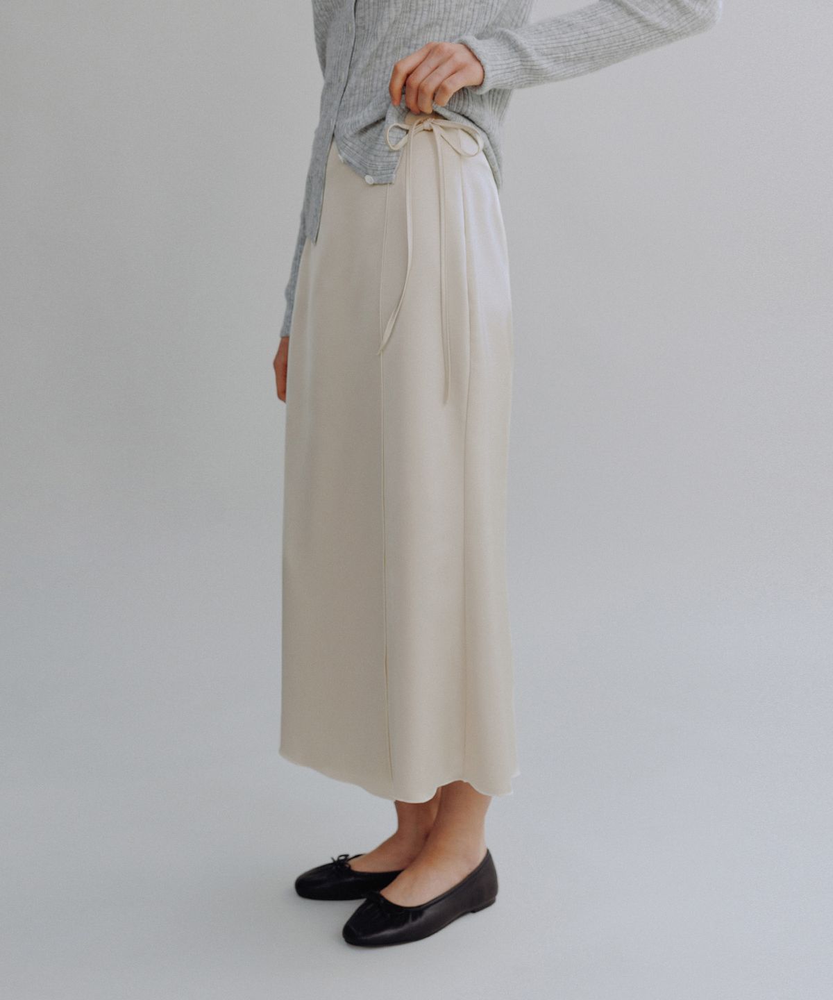 망고매니플리즈(MANGO MANY PLEASE) ROEN SATIN WRAP SKIRT_BEIGE