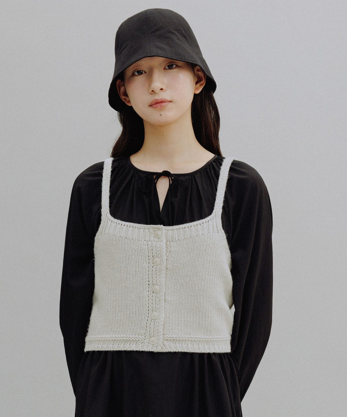 망고매니플리즈(MANGO MANY PLEASE) HEN BUSTIER KNIT_ECRU