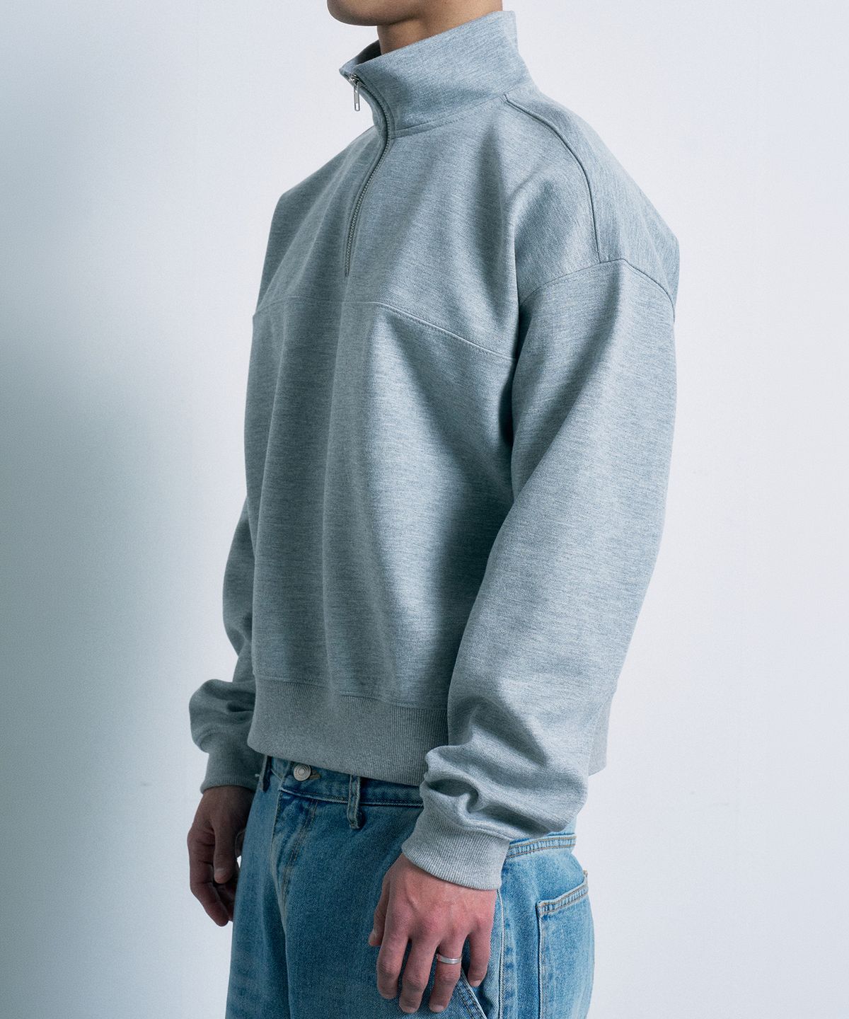 페르노브(FERNOV) 에센셜 반집업 스웻셔츠 그레이
