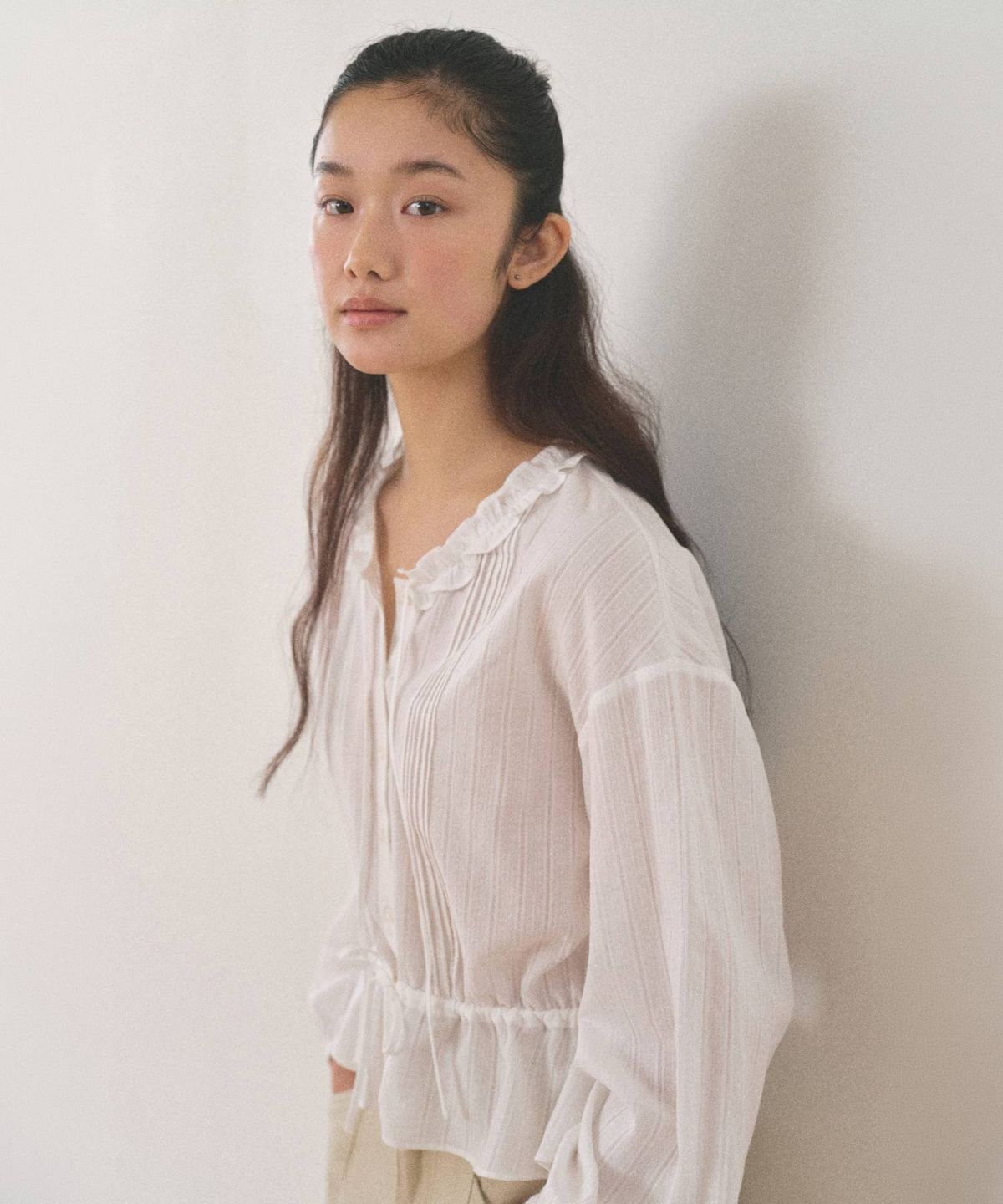 망고매니플리즈(MANGO MANY PLEASE) ONCE FRILL BLOUSE_WHITE