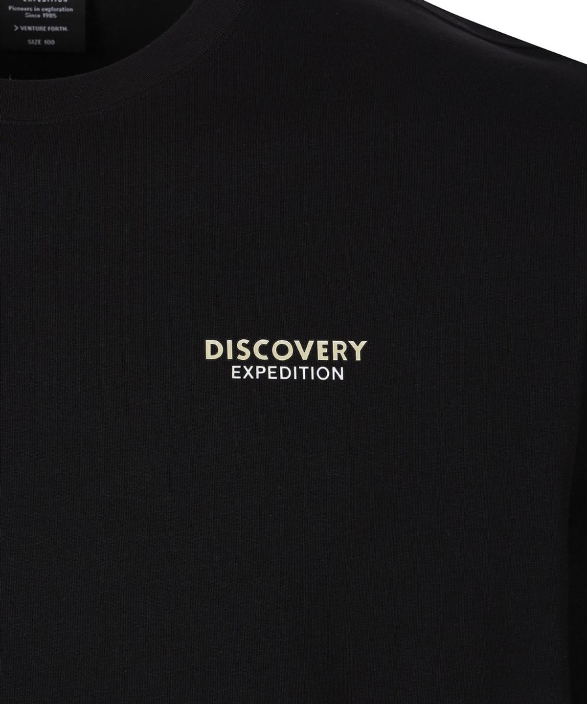 디스커버리 익스페디션(DISCOVERY EXPEDITION) 유니 프레시벤트 캐리어 그래픽 반팔티셔츠 (BLACK)