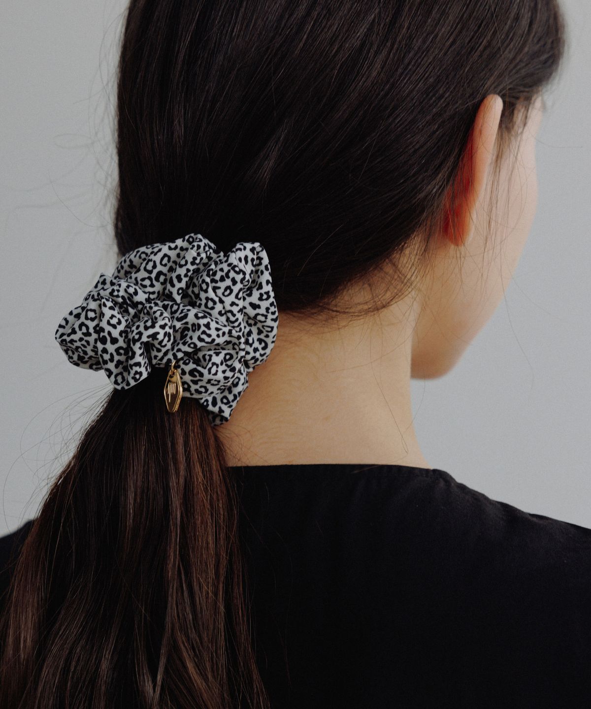 망고매니플리즈(MANGO MANY PLEASE) RORY LEOPARD SCRUNCHIE_2COLORS