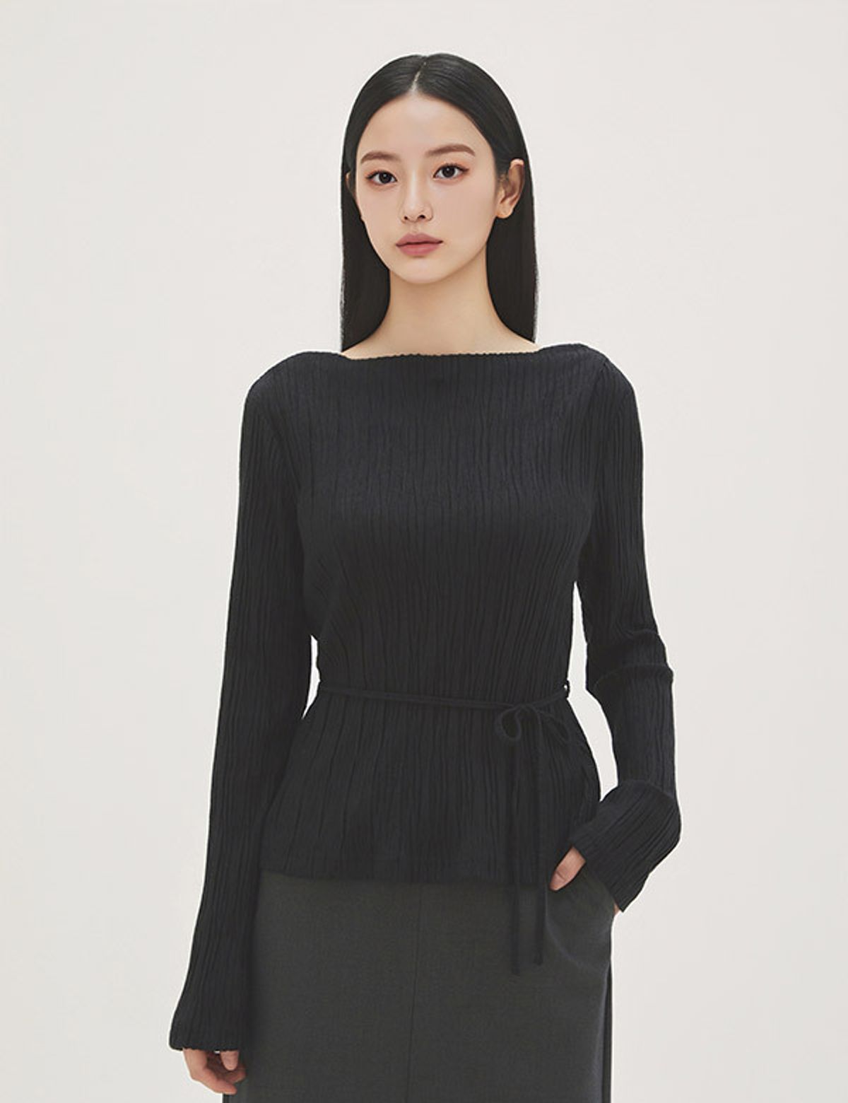 로엠(ROEM) 긴팔 크링클 티셔츠 RMLWG23R18