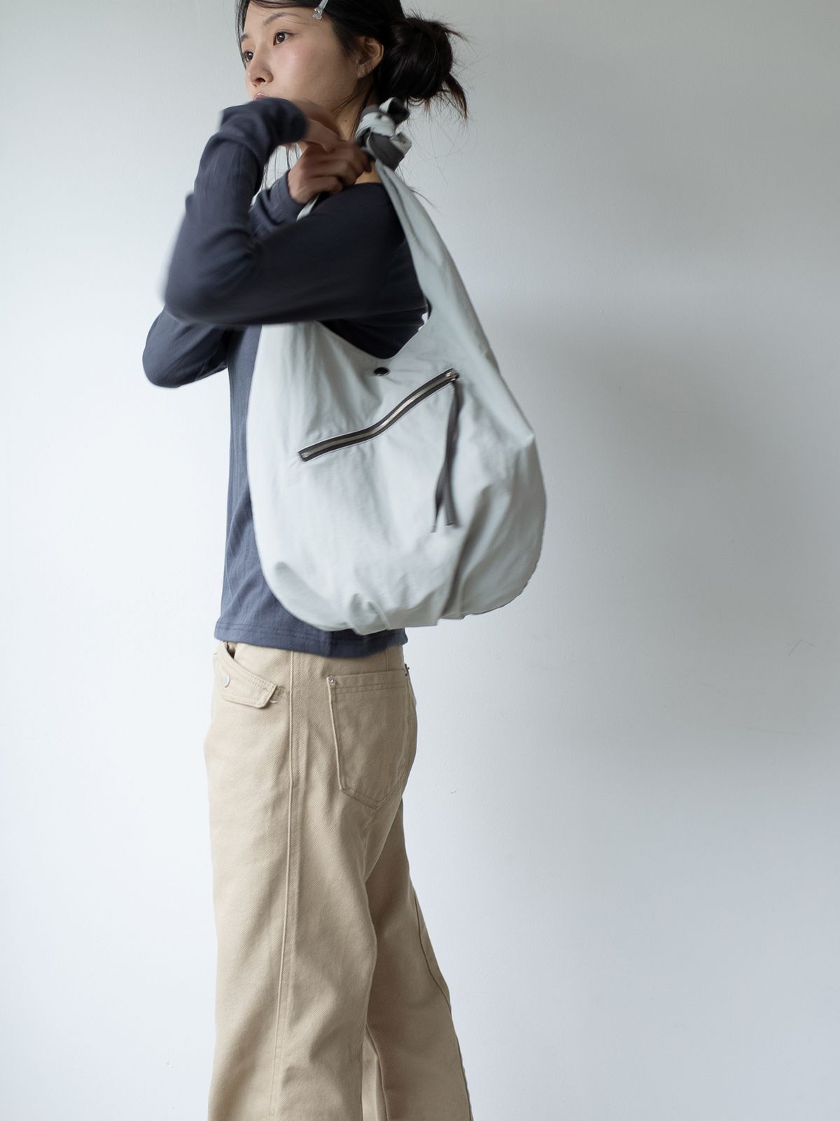 온스카(ONSKA) REVERSIBLE POCKET HALF BAG (DEEP GREEN & KHAKI GREY)