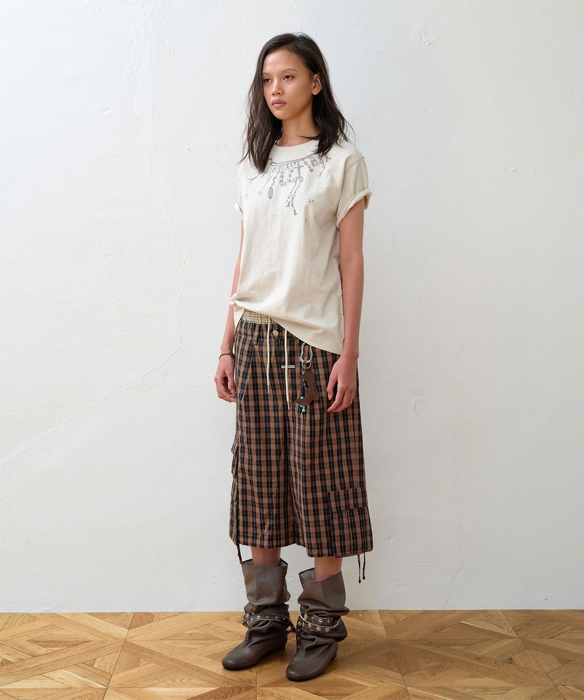 더바이닐하우스(THEVINYLHOUSE) LAYERED CHECK CARGO SHORTS BROWN