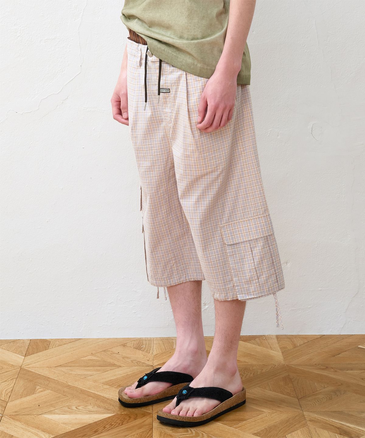 더바이닐하우스(THEVINYLHOUSE) LAYERED CHECK CARGO SHORTS CREAM
