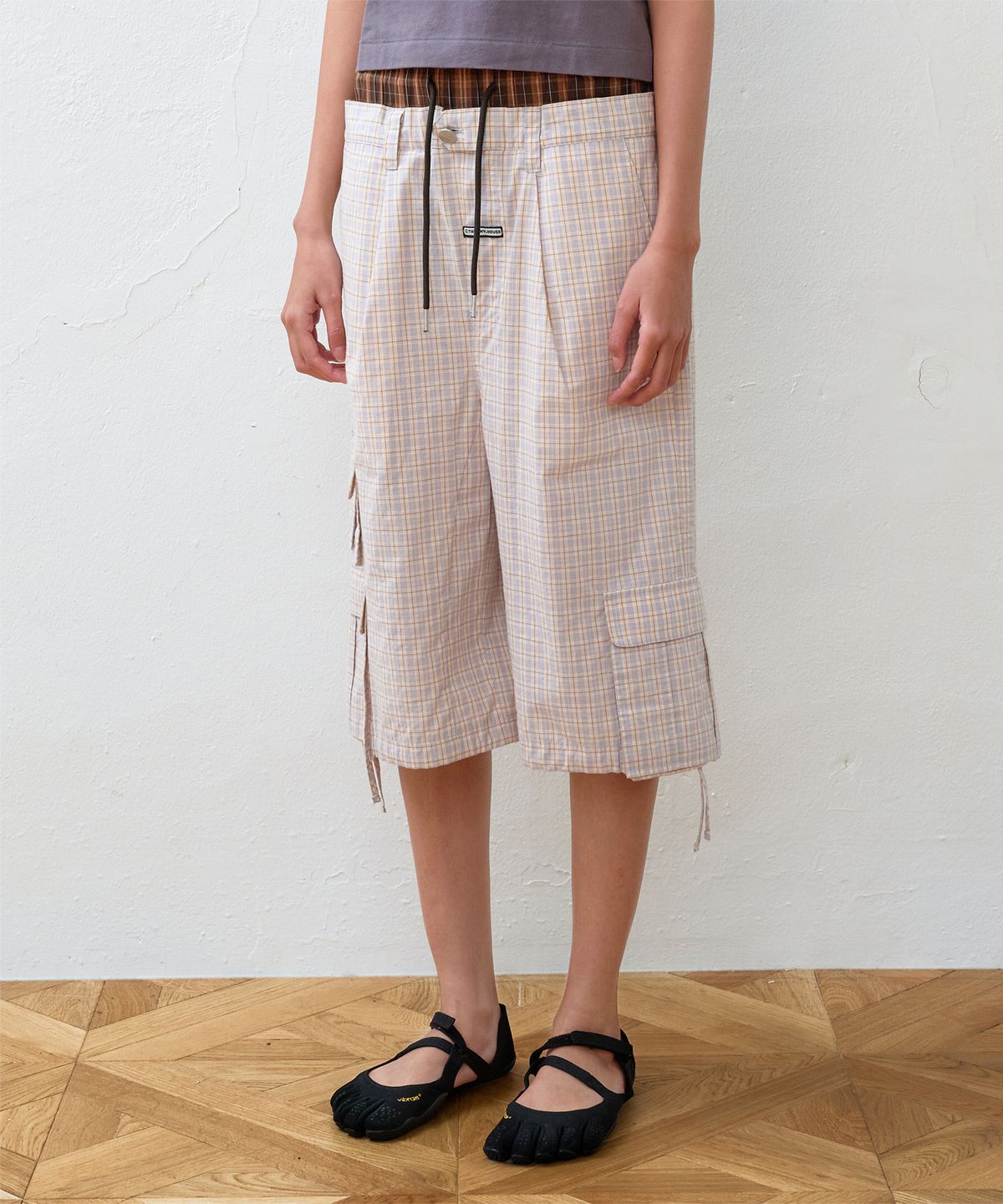 더바이닐하우스(THEVINYLHOUSE) LAYERED CHECK CARGO SHORTS CREAM