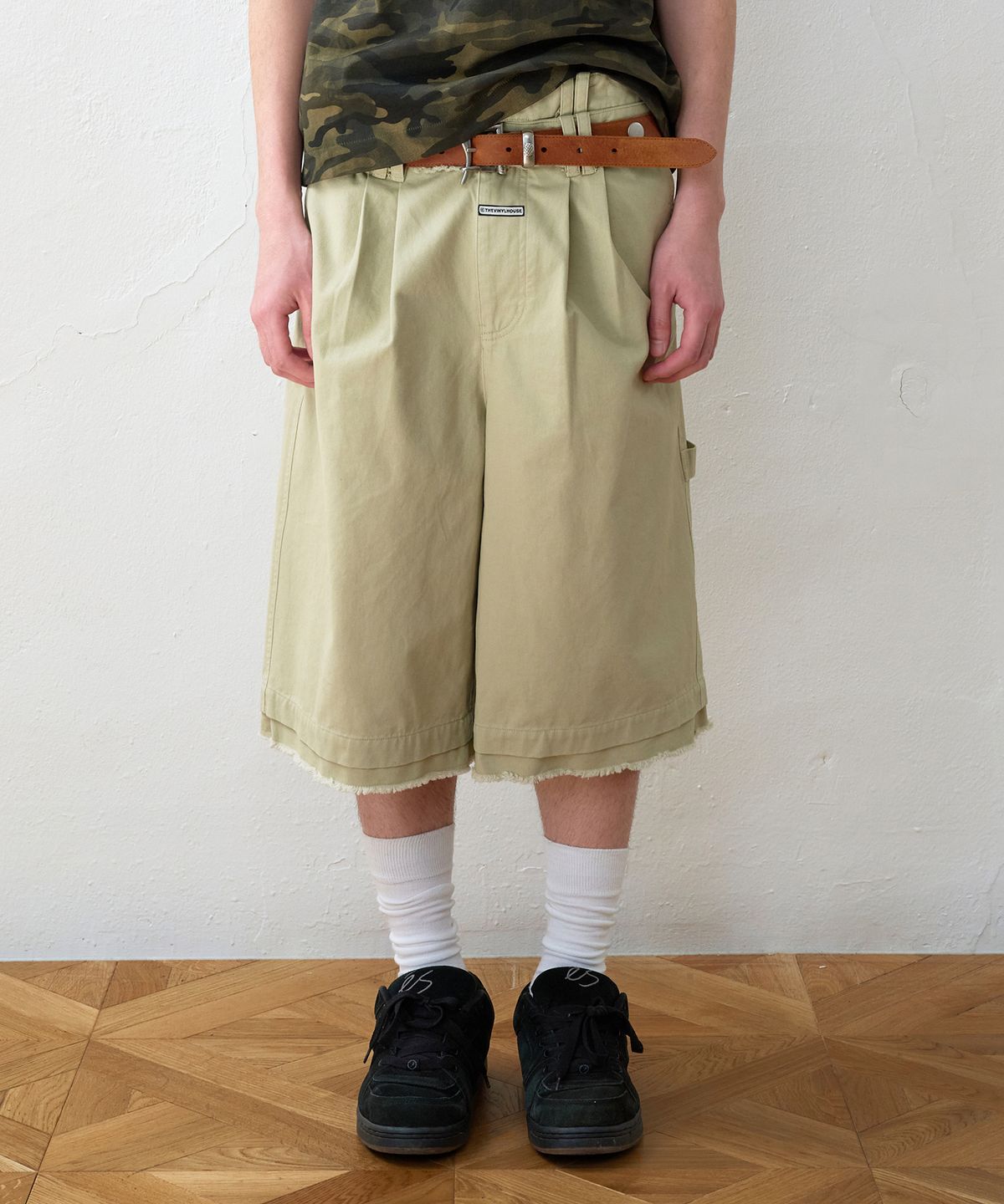 더바이닐하우스(THEVINYLHOUSE) DOUBLE LAYERED SHORTS BEIGE