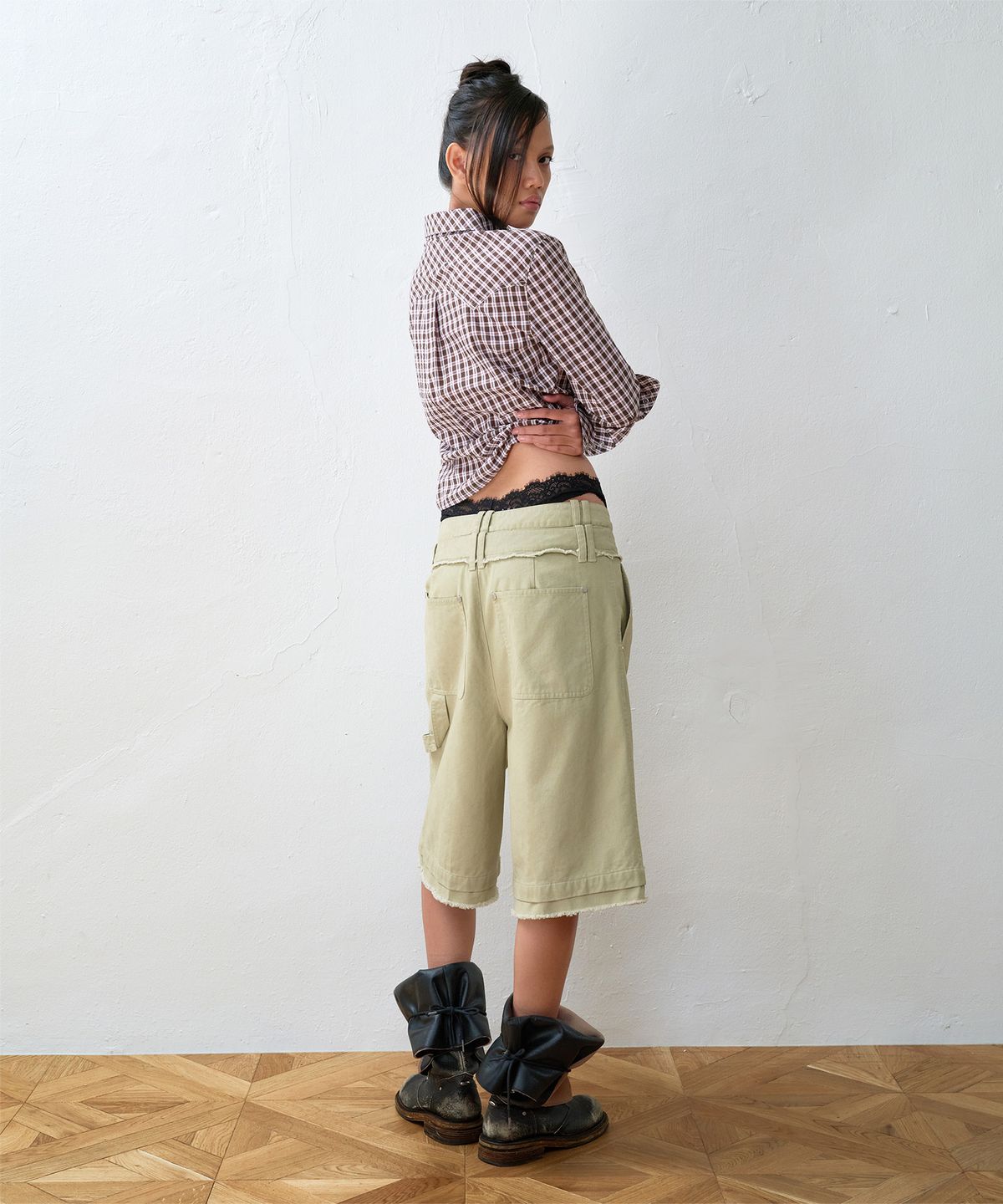 더바이닐하우스(THEVINYLHOUSE) DOUBLE LAYERED SHORTS BEIGE