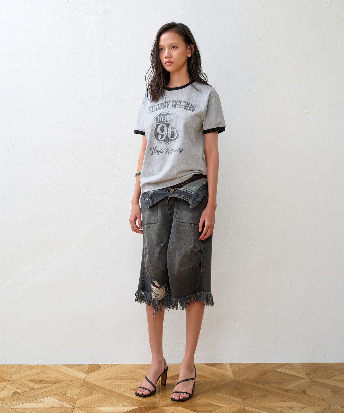 더바이닐하우스(THEVINYLHOUSE) DESTROYED DENIM SHORTS BLACK