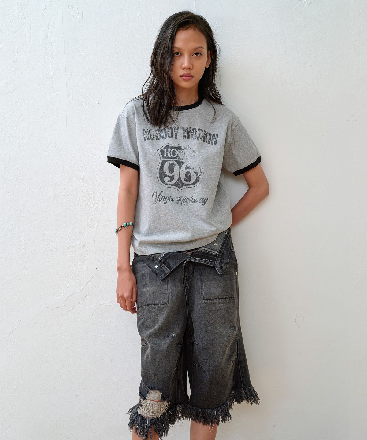 더바이닐하우스(THEVINYLHOUSE) DESTROYED DENIM SHORTS BLACK