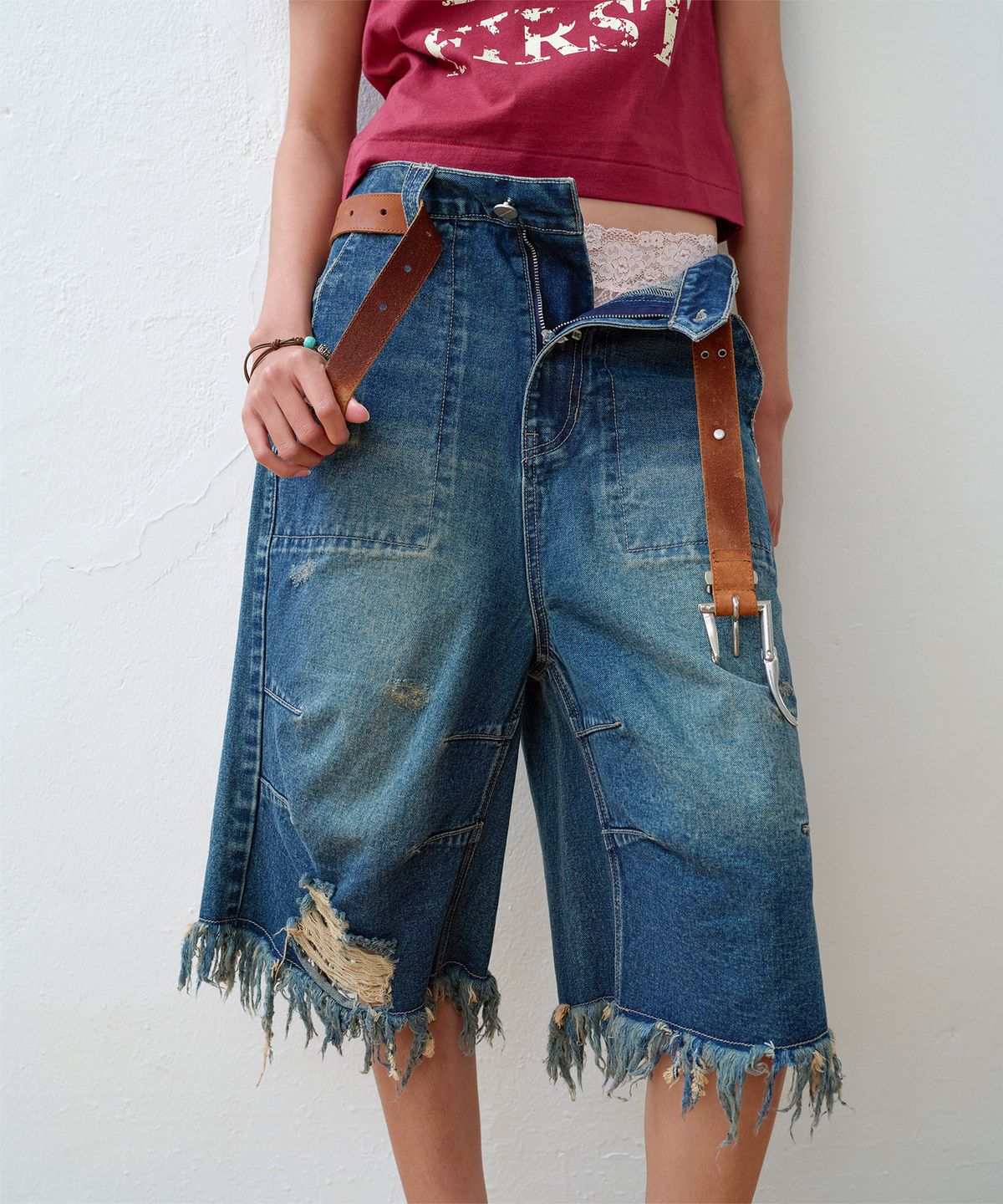 더바이닐하우스(THEVINYLHOUSE) DESTROYED DENIM SHORTS BLUE