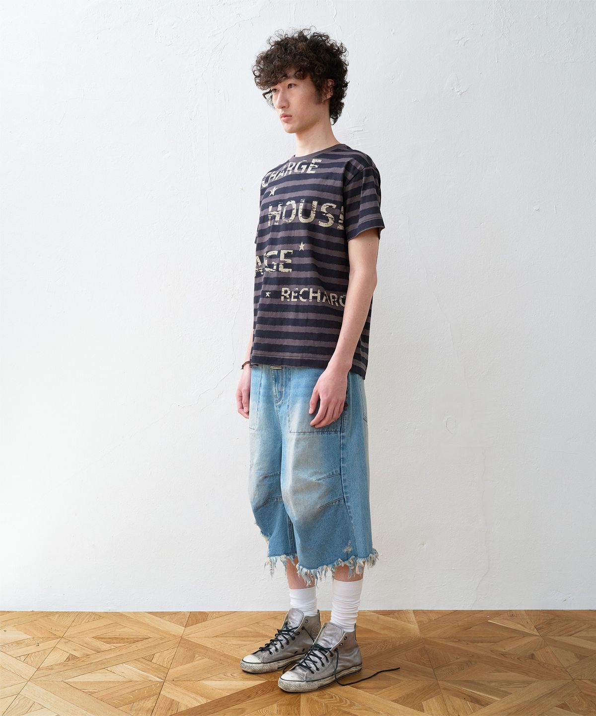 더바이닐하우스(THEVINYLHOUSE) DESTROYED DENIM SHORTS LIGHT BLUE