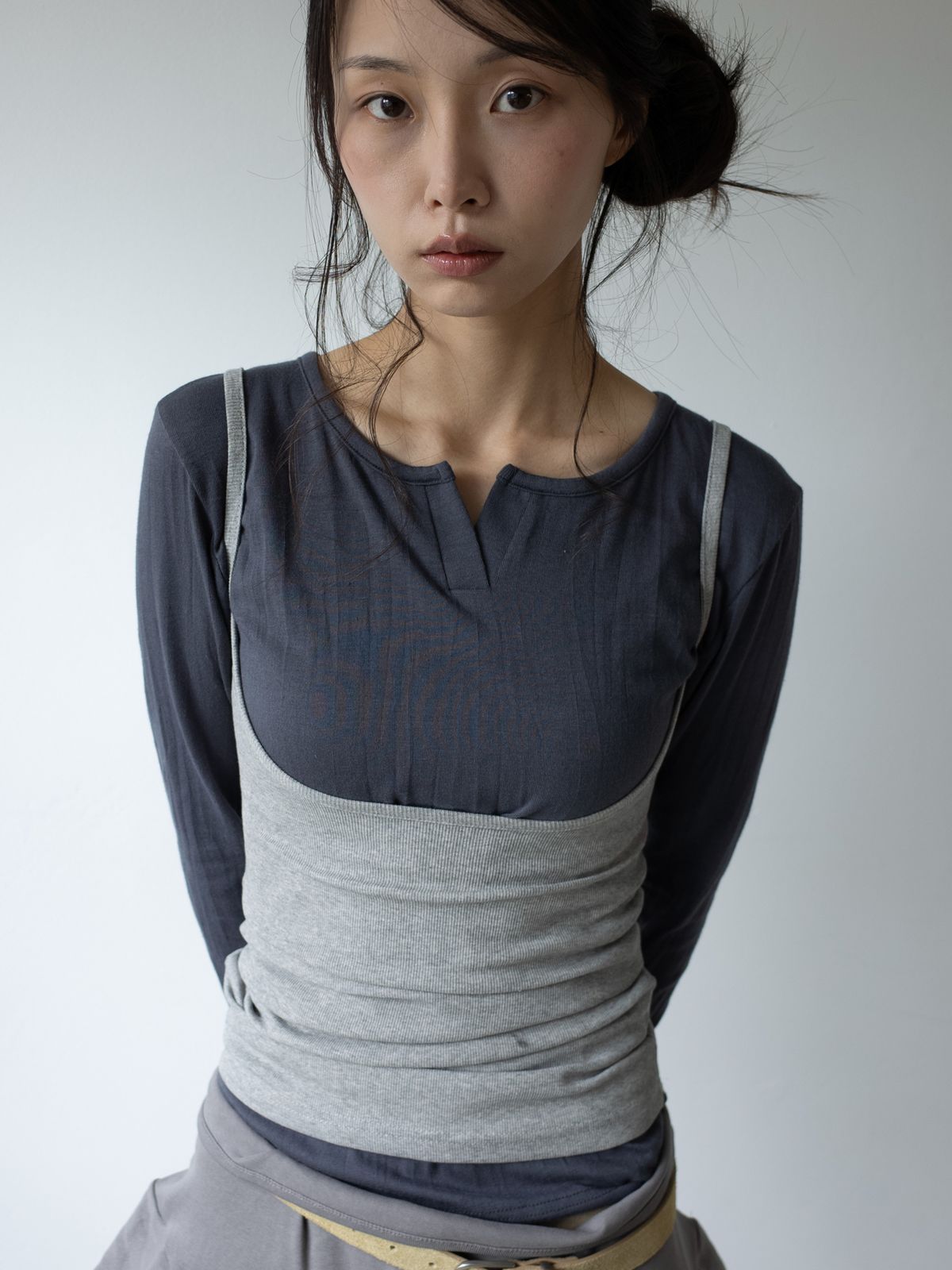 온스카(ONSKA) EASY OPEN BACK SLEEVELESS (MELANGE)