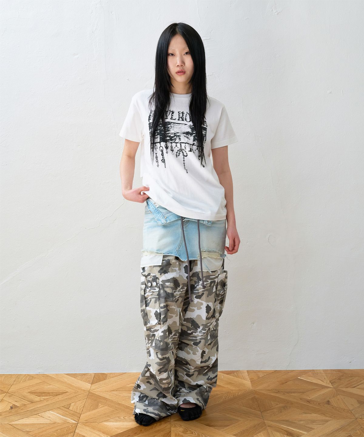 더바이닐하우스(THEVINYLHOUSE) EYES DOWN TEE WHITE