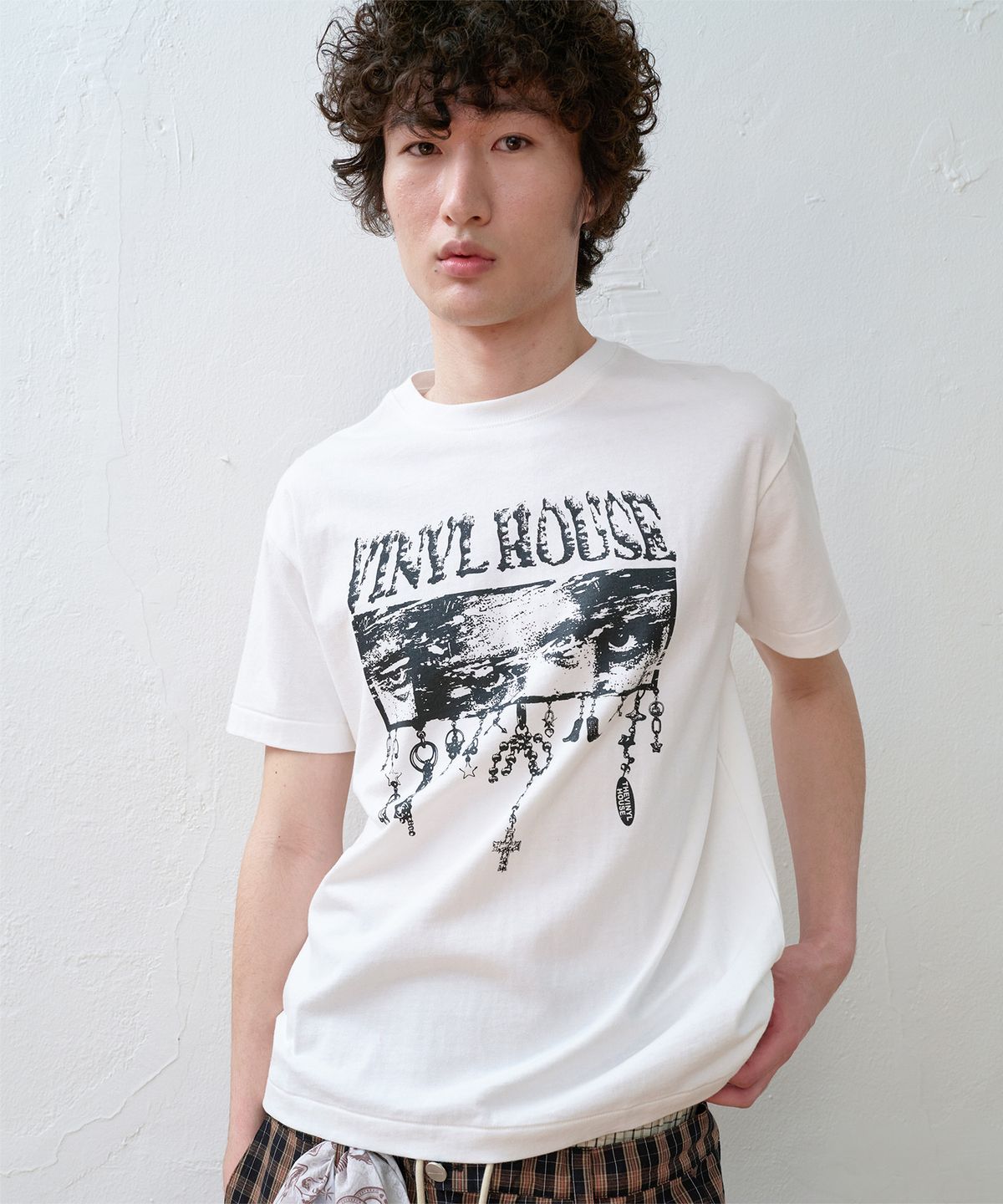 더바이닐하우스(THEVINYLHOUSE) EYES DOWN TEE WHITE