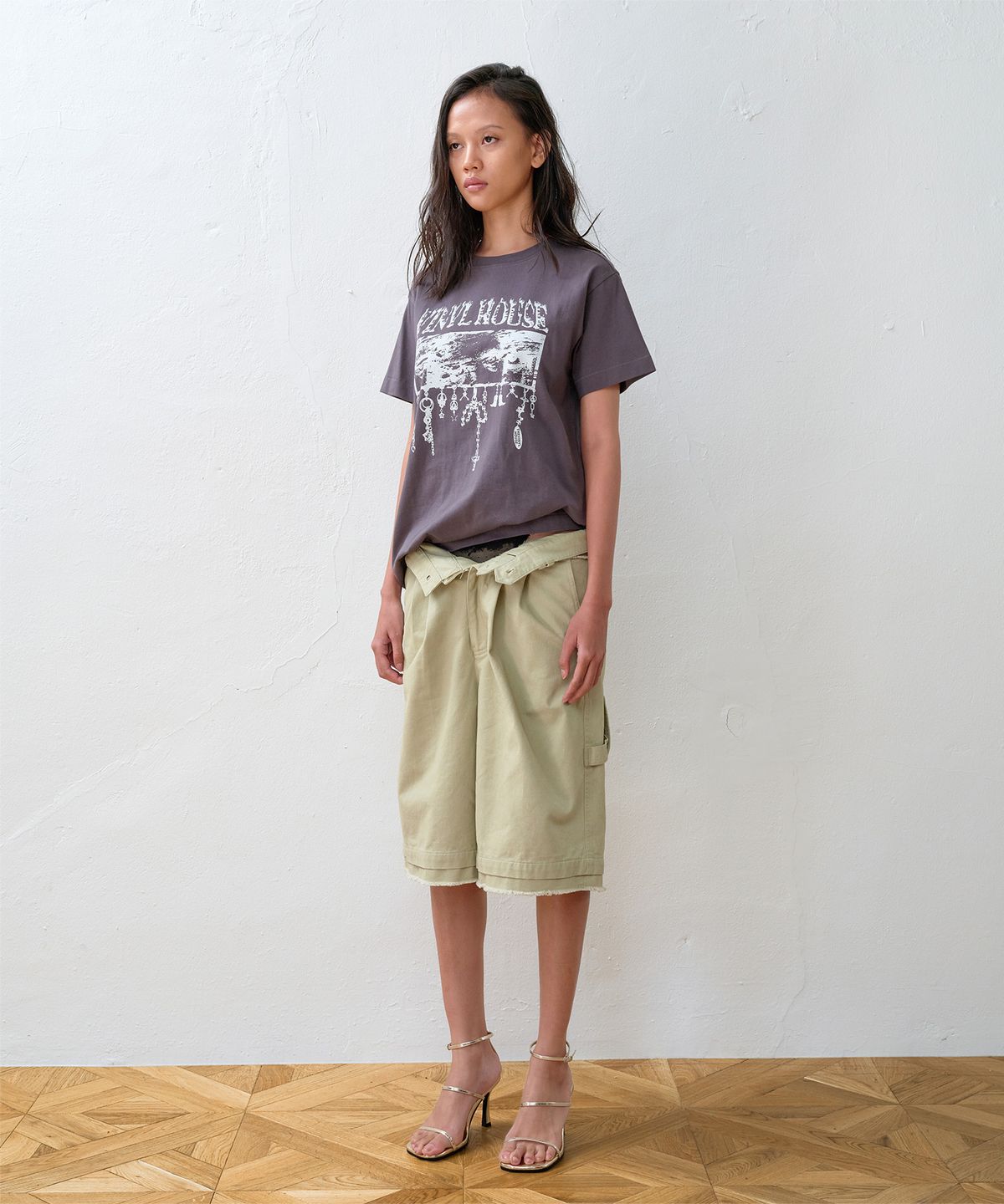 더바이닐하우스(THEVINYLHOUSE) EYES DOWN TEE CHARCOAL