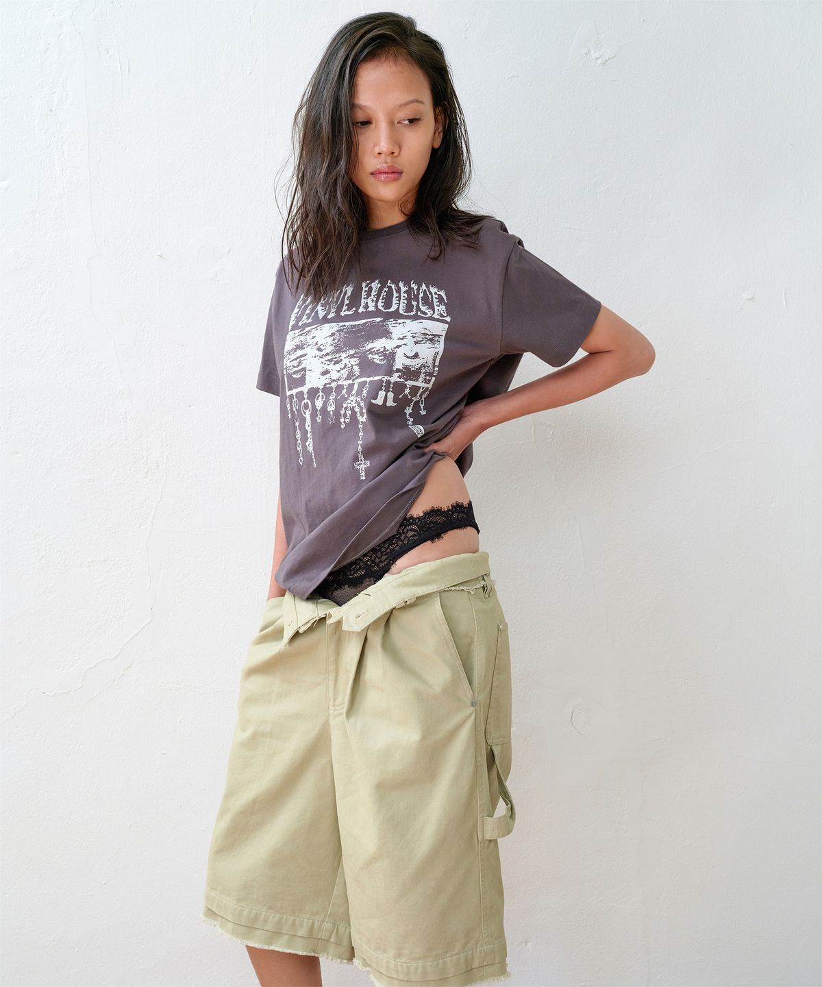 더바이닐하우스(THEVINYLHOUSE) EYES DOWN TEE CHARCOAL