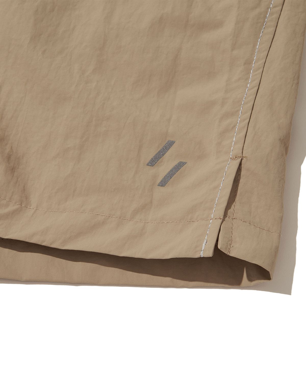 웰터 익스페리먼트(WELTER EXPERIMENT) TALON LIGHT EASY SHORTS_BEIGE