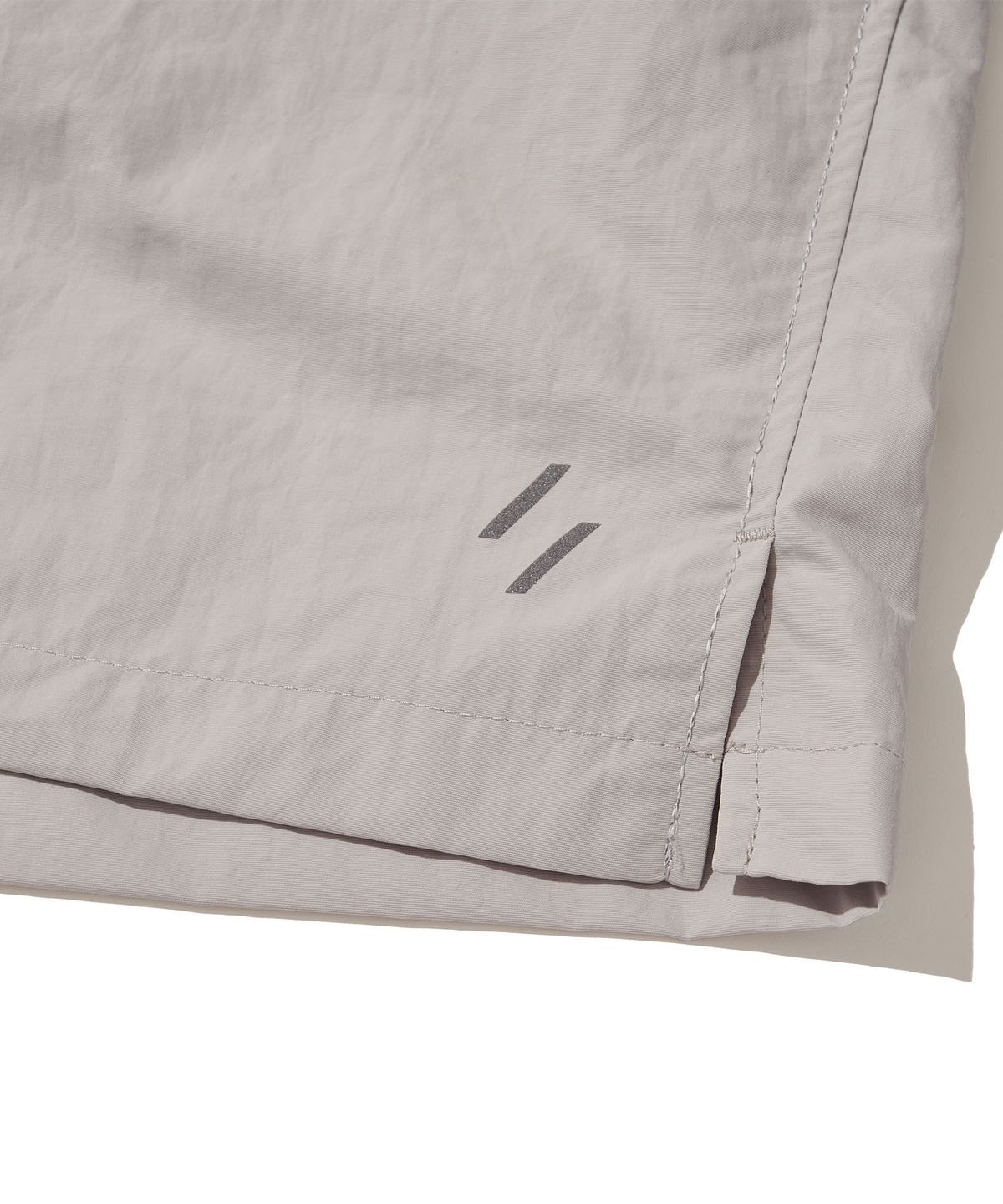 웰터 익스페리먼트(WELTER EXPERIMENT) TALON LIGHT EASY SHORTS_LIGHT GRAY