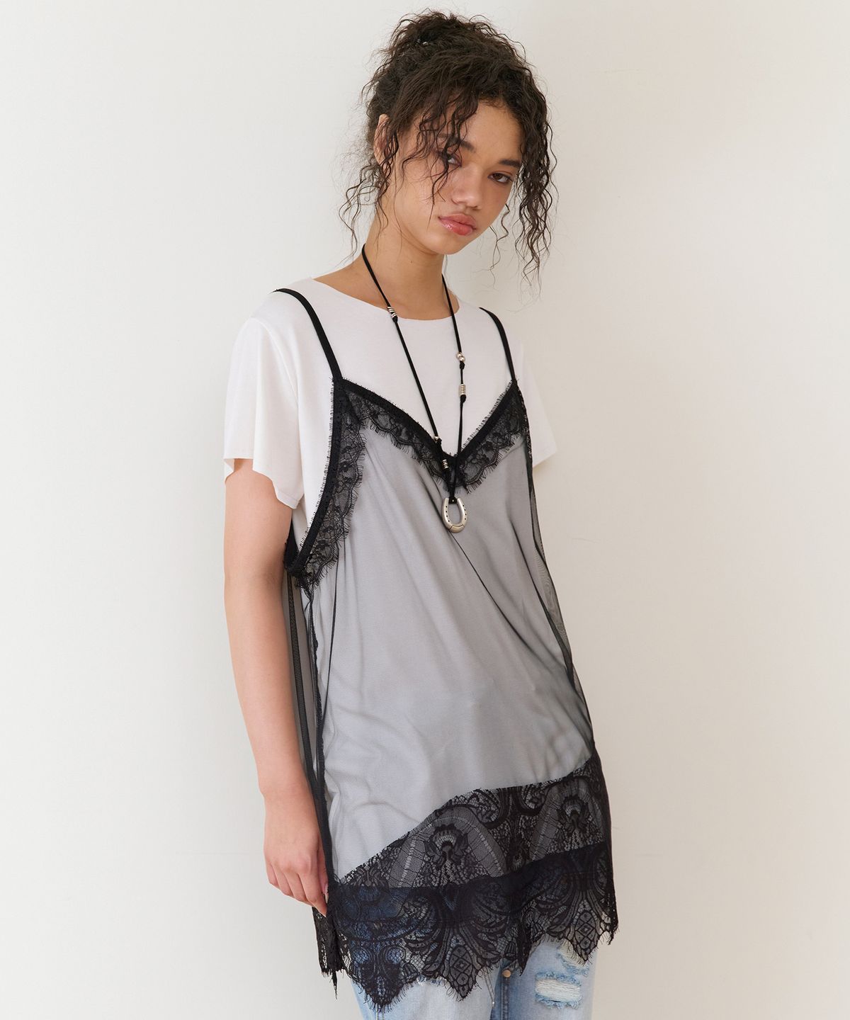 더바이닐하우스(THEVINYLHOUSE) LACE LAYERED ONE-PIECE (W) WHITE