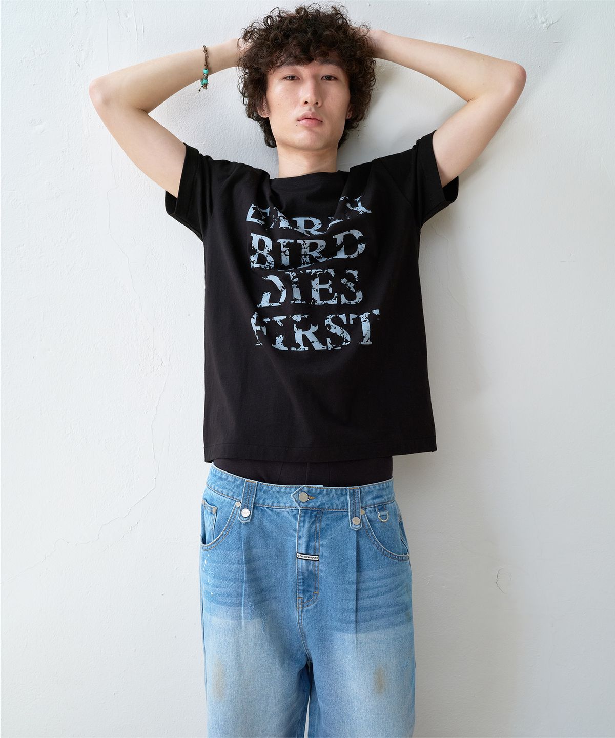 더바이닐하우스(THEVINYLHOUSE) EARLY BIRD DIES TEE BLACK