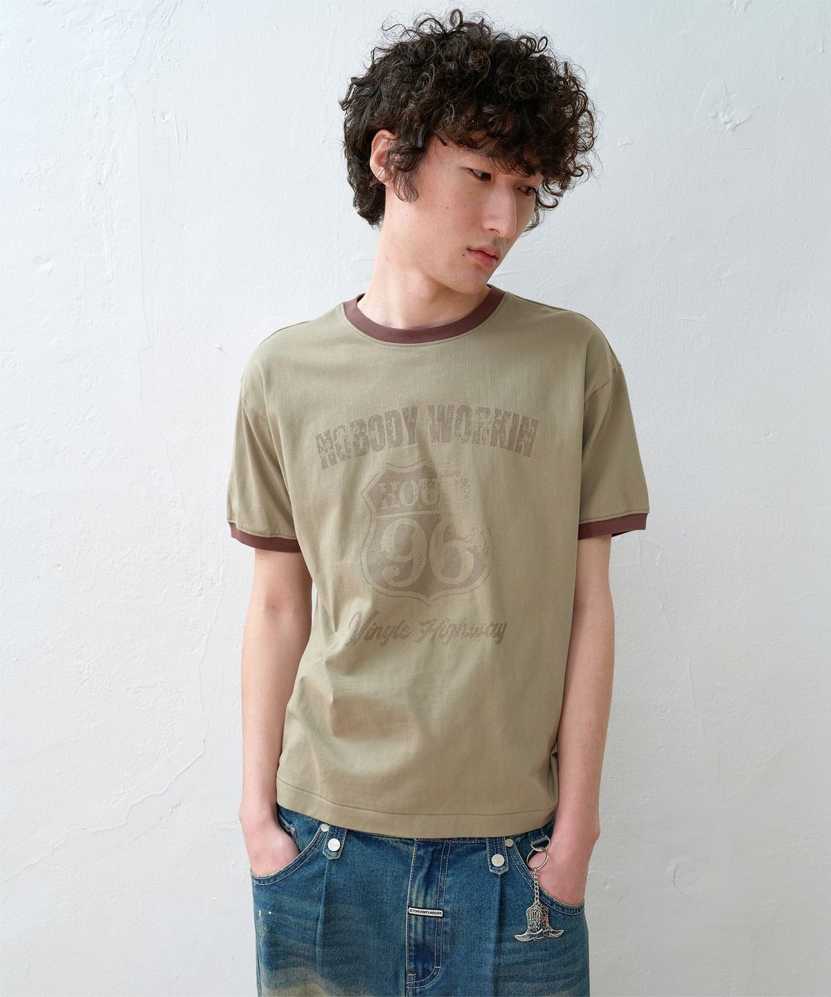 더바이닐하우스(THEVINYLHOUSE) NOBODY WORK RINGER TEE OLIVE